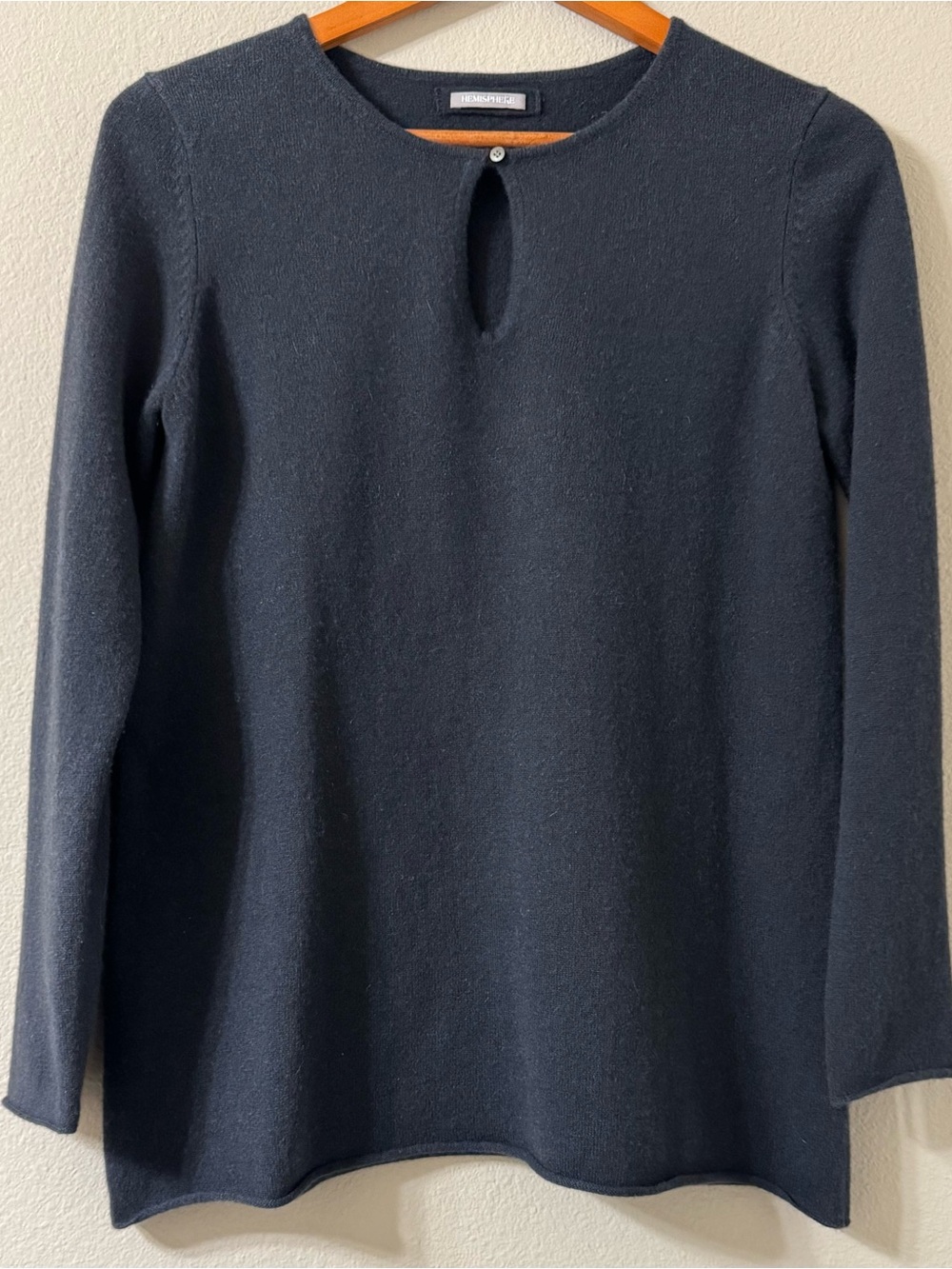 Hemisphere Women's Small (36) Cashmere Sweater in Soft-Black Luxury Preppy